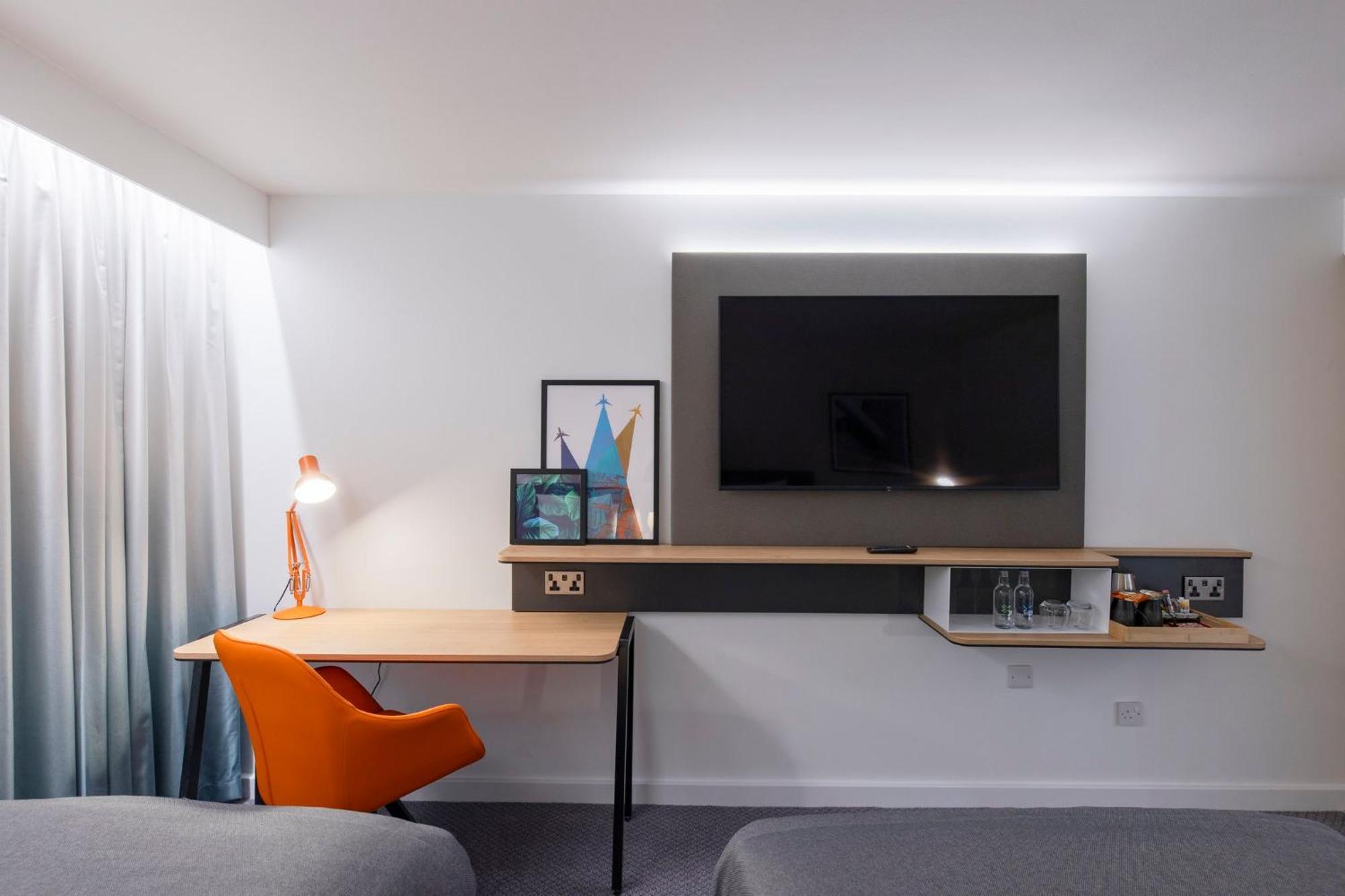 Holiday Inn Bristol Airport By Ihg Redhill  Екстериор снимка
