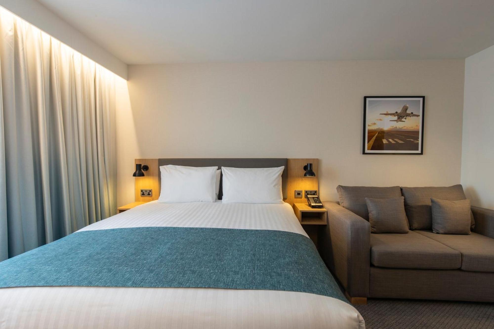 Holiday Inn Bristol Airport By Ihg Redhill  Екстериор снимка