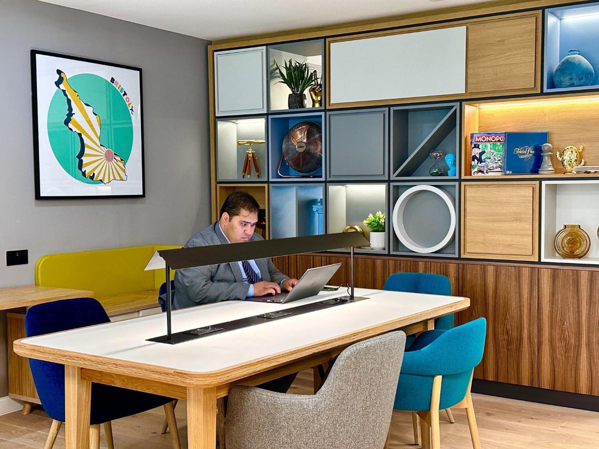 Holiday Inn Bristol Airport By Ihg Redhill  Екстериор снимка